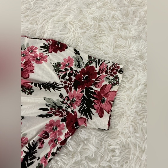 PEVRL Floral Flowy Blouse Top Size 2X Short Sleeve New with tags - Picture 8 of 13